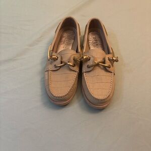 Elegant pinkish Loafers with Gold Accents